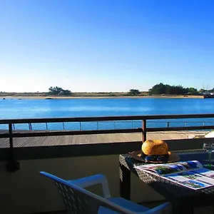 https://apartment-studio-dans-residence-avec-vue-sur-la-ria.inbrittany.com