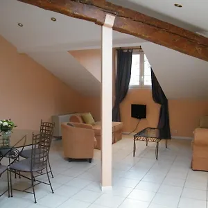 https://cannes-holiday-suites.fr-provencehotel.com