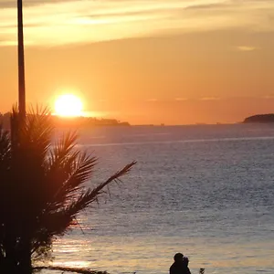 https://cannes-beach-front-terrace.fr-provencehotel.com